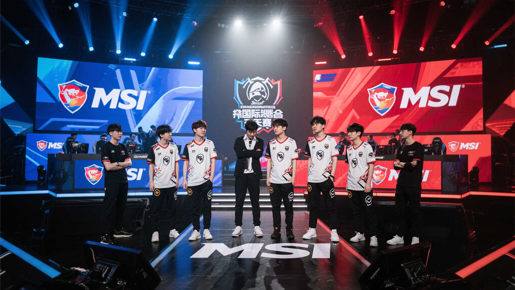 米勒展示队服:颜值担当已穿上MSI征战服,加拿大见! 米勒展示队服:颜值担当已穿上MSI征战服,加拿大见!